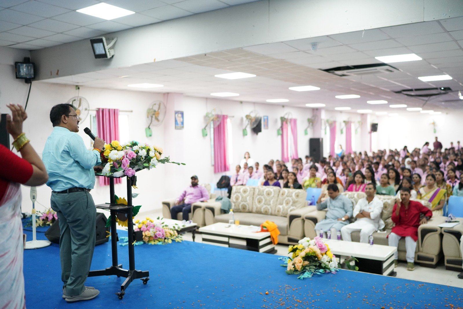स्वतंत्रता दिवस समारोह में माननीय चांसलर, वी.वी. गिरि यूनिवर्सिटी, सीवान एवं चेयरमैन, अम्बेडकर ग्रुप ऑफ इंस्टीट्यूशंस, पटना, डॉ. कौशल कुमार गिरि का प्रेरणादायी संबोधन - 2